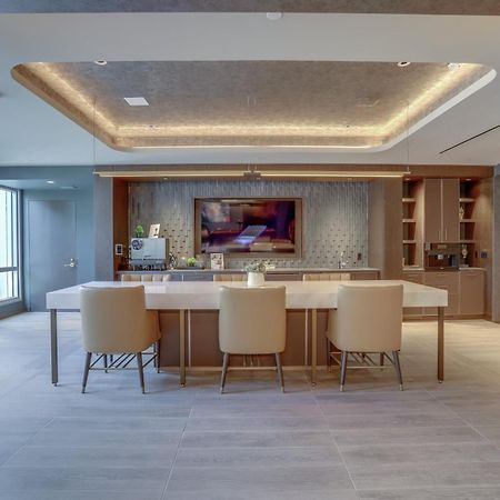 ארלינגטון Stylish Condo At Clarendon With Rooftop Views מראה חיצוני תמונה