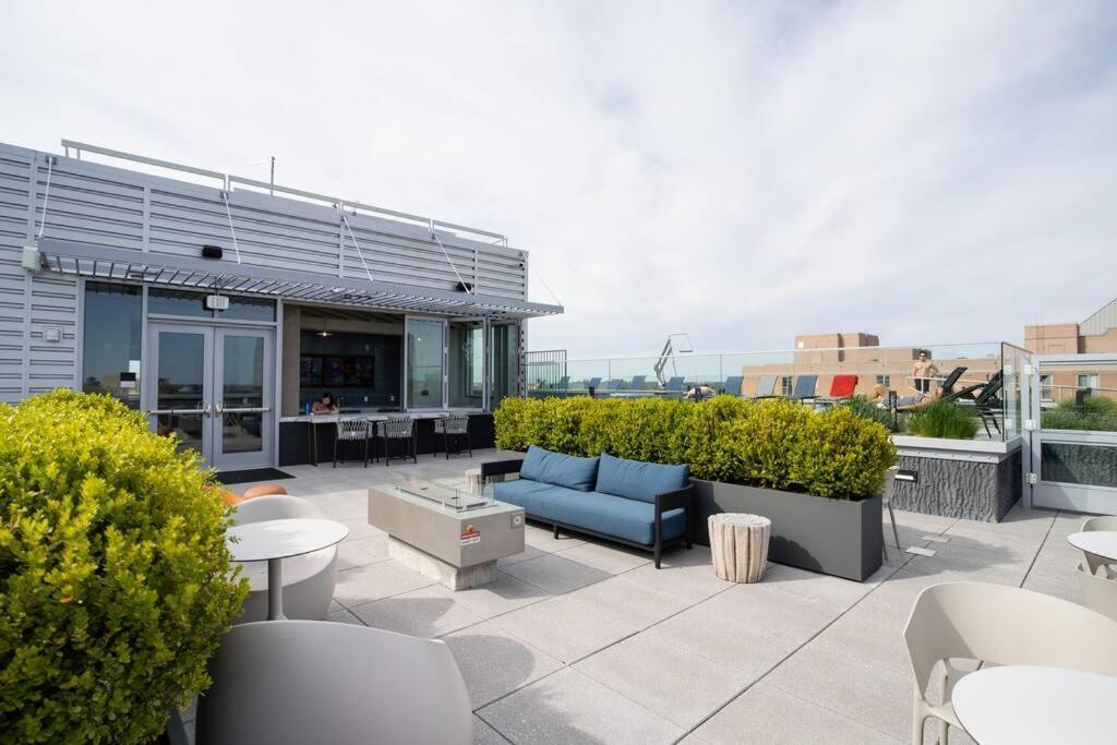 ארלינגטון Stylish Condo At Clarendon With Rooftop Views מראה חיצוני תמונה