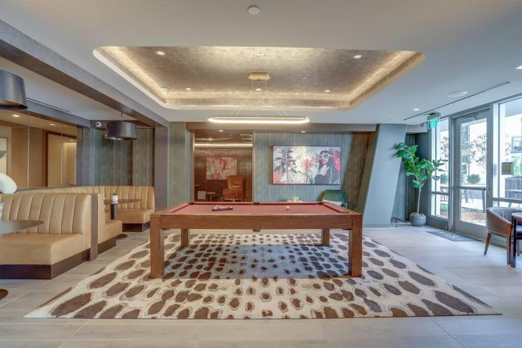 ארלינגטון Stylish Condo At Clarendon With Rooftop Views מראה חיצוני תמונה