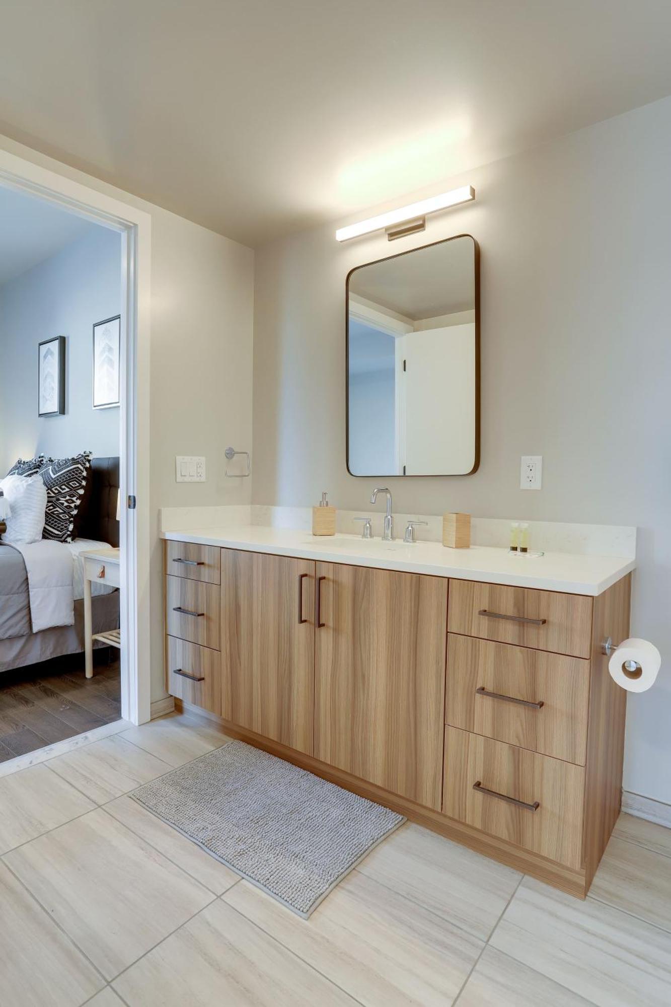 ארלינגטון Stylish Condo At Clarendon With Rooftop Views מראה חיצוני תמונה