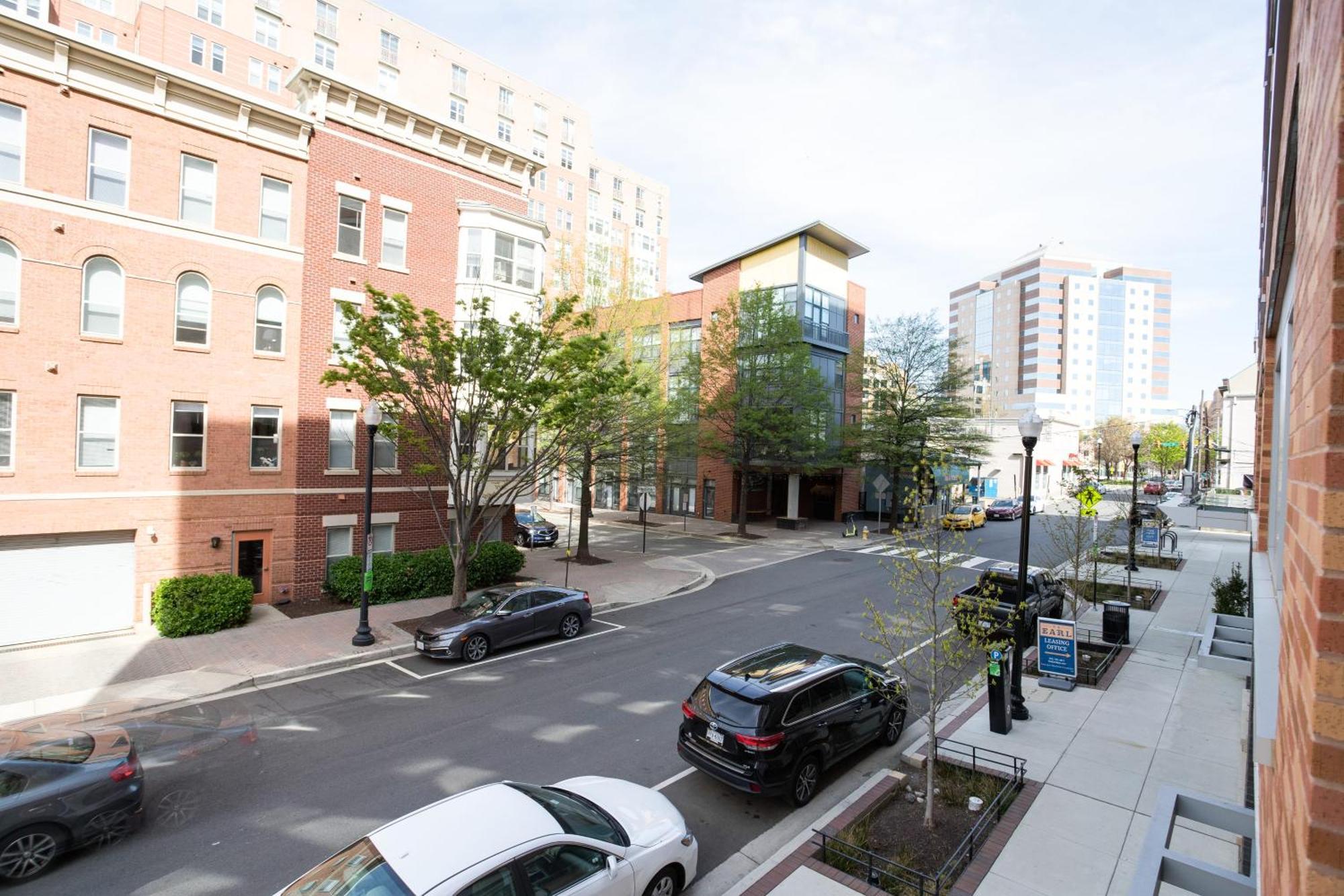 ארלינגטון Stylish Condo At Clarendon With Rooftop Views מראה חיצוני תמונה
